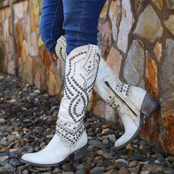 Joan | hohe Stiefel mit Metallnieten und Blockabsatz