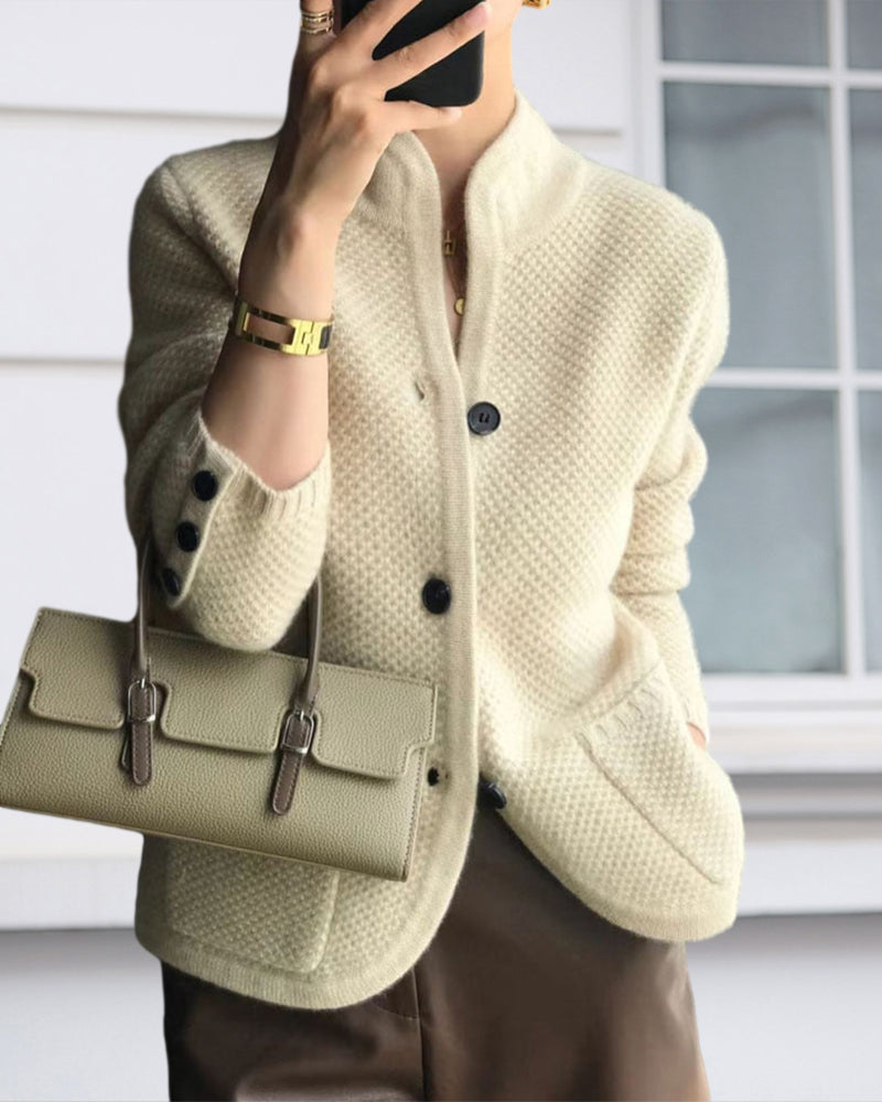 Sophia | Unifarbene Strickjacke mit Stehkragen