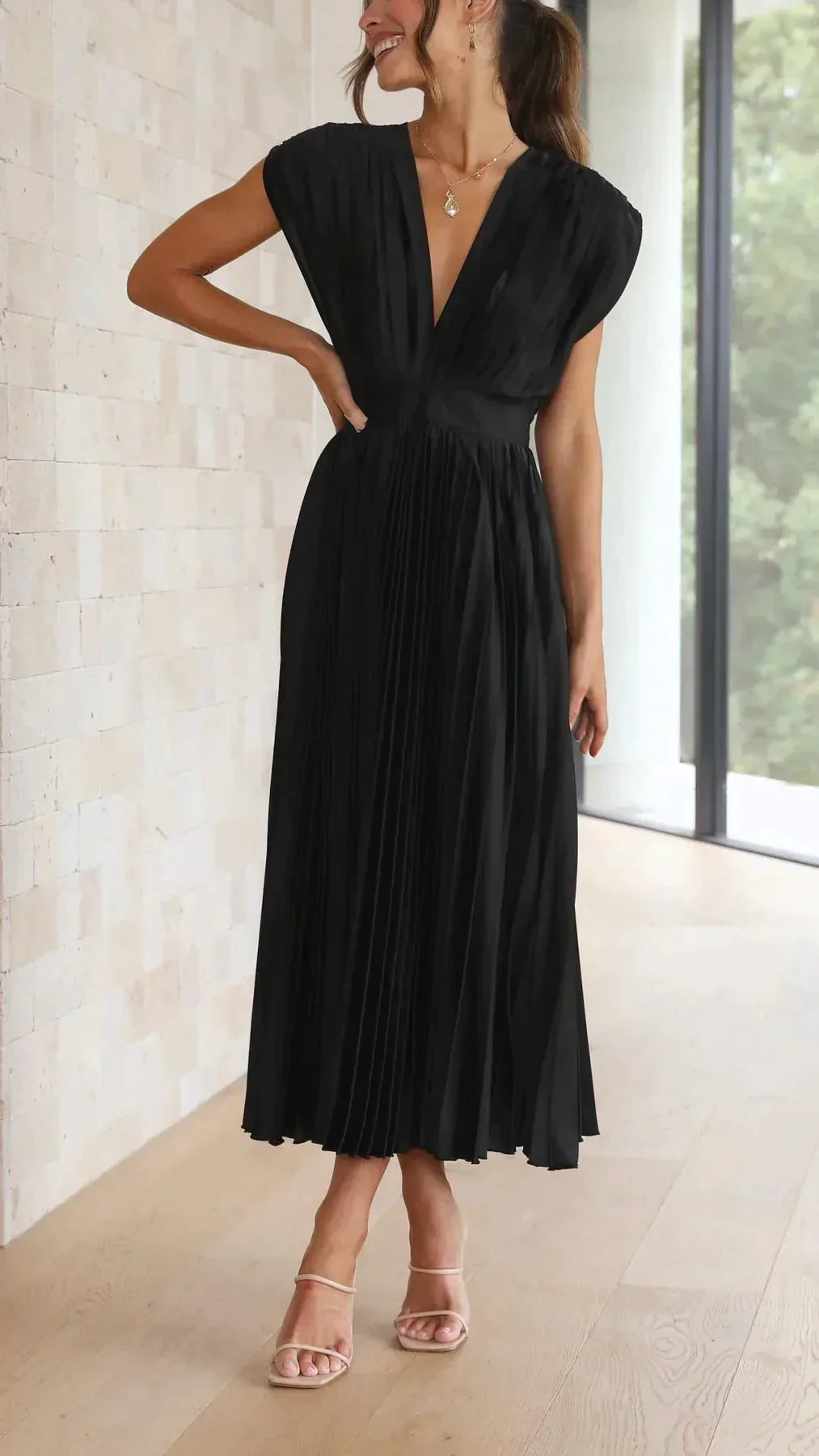 Greeta | Elegantes sexy Plisseekleid