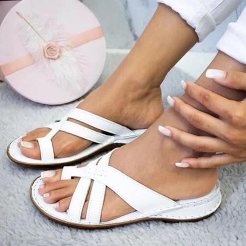 Saar | Lässige Sandalen mit schrägem Absatz und Spitze